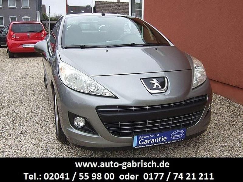 Gebraucht Peugeot 207 Active 120 PS (88 kW) 2012 Grau ermitage Cabrio