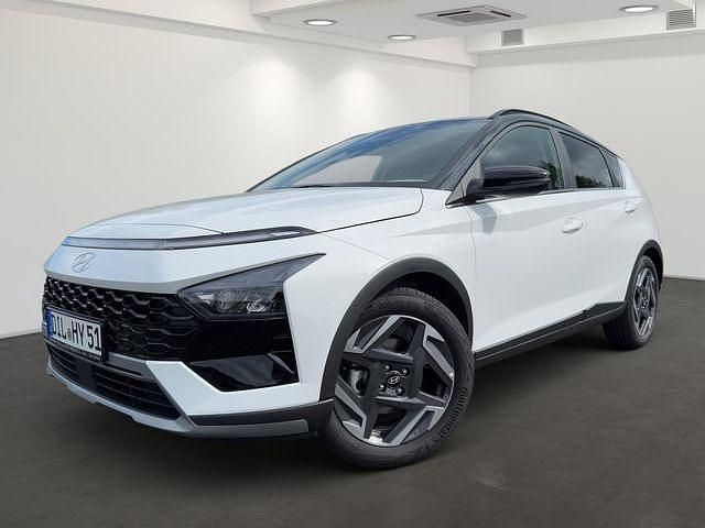 Purple (atlas white/ phantom black / sol) Gebraucht 2024 Hyundai Bayon Prime SUV | 22.490 € (Fairer Preis) - Bild 1/4