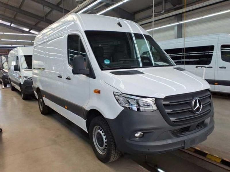 Gebraucht Mercedes Sprinter 170 PS (125 kW) 2024 Arktikweiss Van