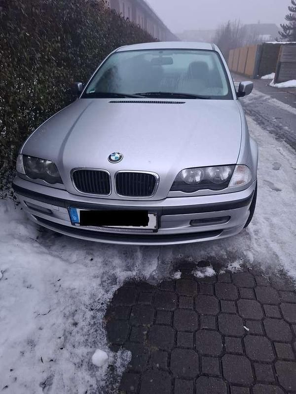 Gebraucht BMW 318 118 PS (86 kW) 1999 Silber Limousine