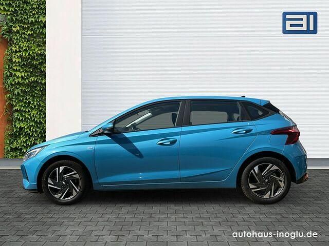 Gebraucht Hyundai i20 101 PS (74 kW) 2023 Blau aqua turquoise / met (metallic) Kleinwagen