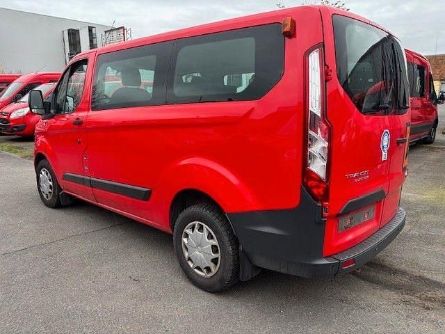 Käytetty Ford Transit Custom 105 HP (77 kW) 2017 Punainen Tila-auto
