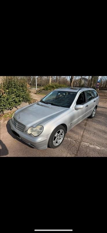 Gebraucht Mercedes C180 143 PS (105 kW) 2002 Silber Kombi