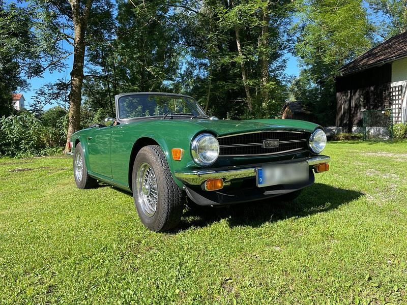 Grün Gebraucht 1976 Triumph TR6 Cabrio | 28.500 € - Bild 1/4