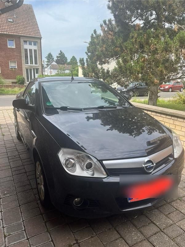 Schwarz Gebraucht 2006 Opel Tigra Cabrio | 1.700 € (Etwas zu teuer) - Bild 1/4