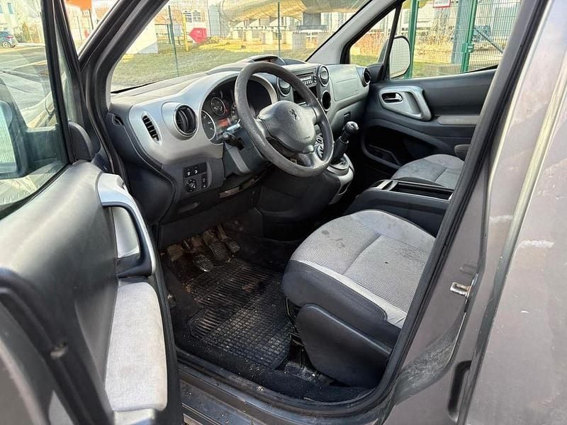 Gebraucht Peugeot Partner Tepee Family 120 PS (88 kW) 2011 Braun Van / Kleinbus