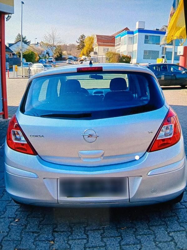 Gebraucht Opel Corsa 90 PS (66 kW) 2008 Silber Kleinwagen
