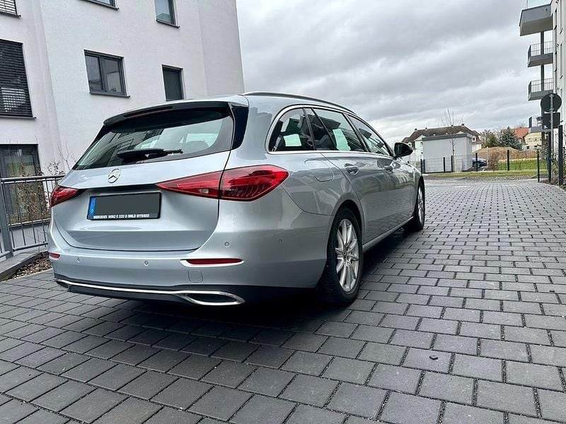 Gebraucht Mercedes C220 Avantgarde 200 PS (147 kW) 2022 Silber Limousine