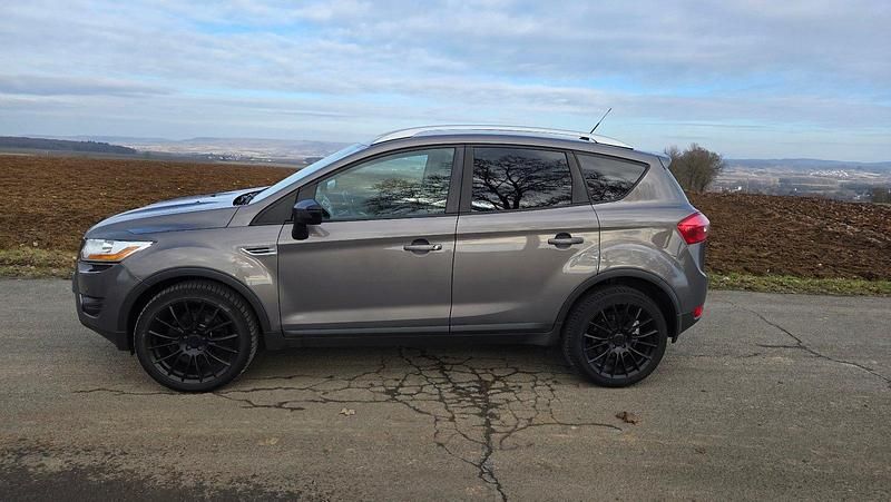 Gebraucht Ford Kuga Titanium 140 PS (102 kW) 2011 Braun SUV