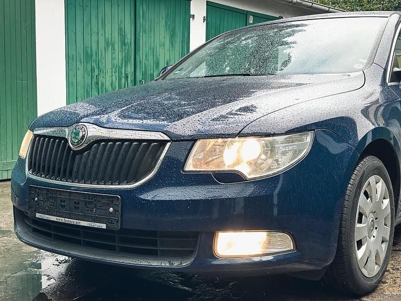 Gebraucht Skoda Superb 160 PS (117 kW) 2009 Blau Limousine