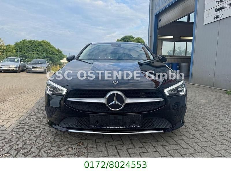 Schwarz Gebraucht 2021 Mercedes CLA200 Limousine | 18.900 € (Superpreis) - Bild 1/4