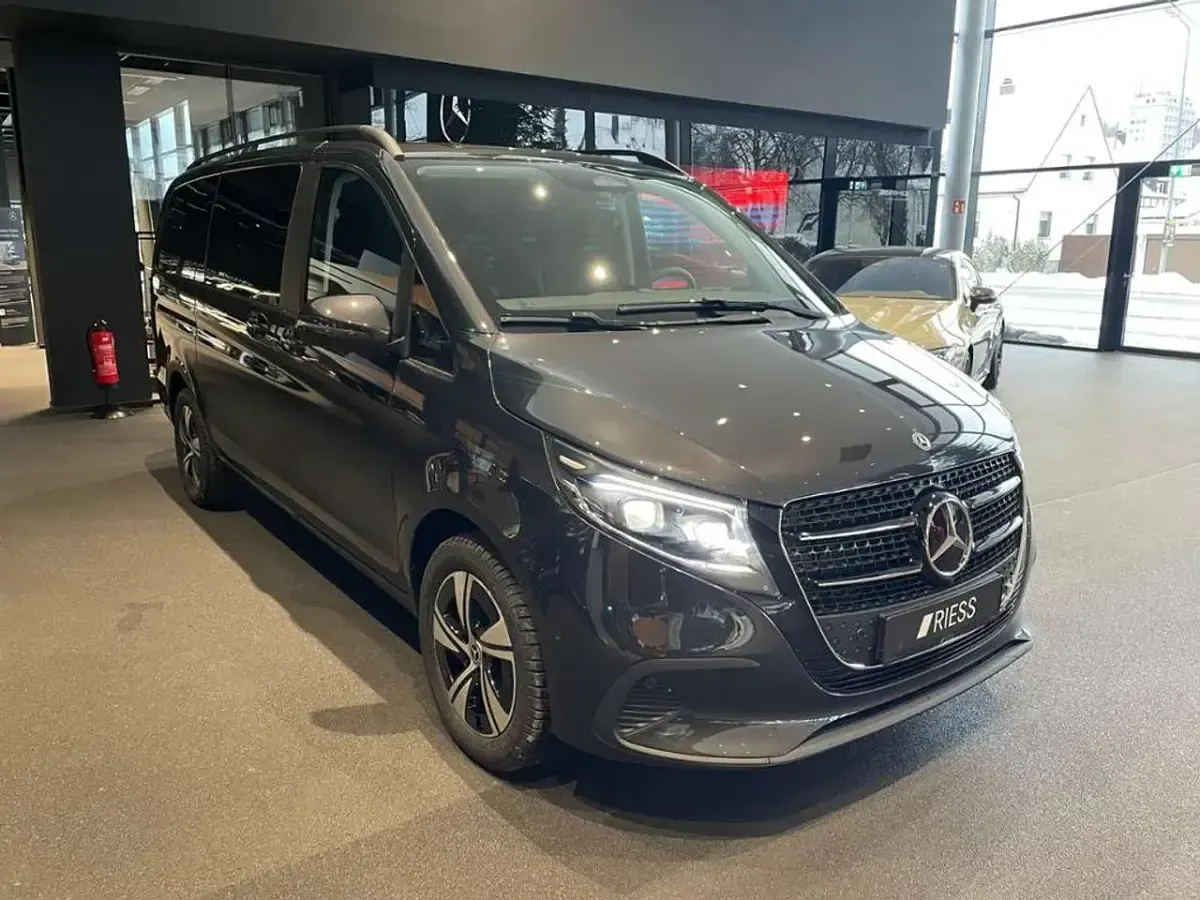 Gebraucht Mercedes V220 Style 163 PS (119 kW) 2026 Graphitgrau metallic Van / Kleinbus