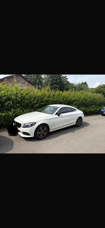 Weiß Gebraucht 2016 Mercedes C180 Coupé | 19.800 € (Fairer Preis) - Bild 1/4