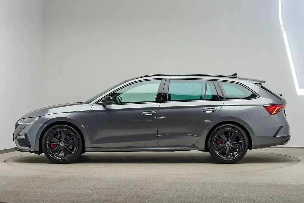 Gebraucht Skoda Octavia RS 245 PS (180 kW) 2024 Graphitegrau metallic Kombi