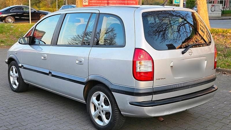 Gebraucht Opel Zafira 125 PS (91 kW) 2004 Silber Van / Kleinbus