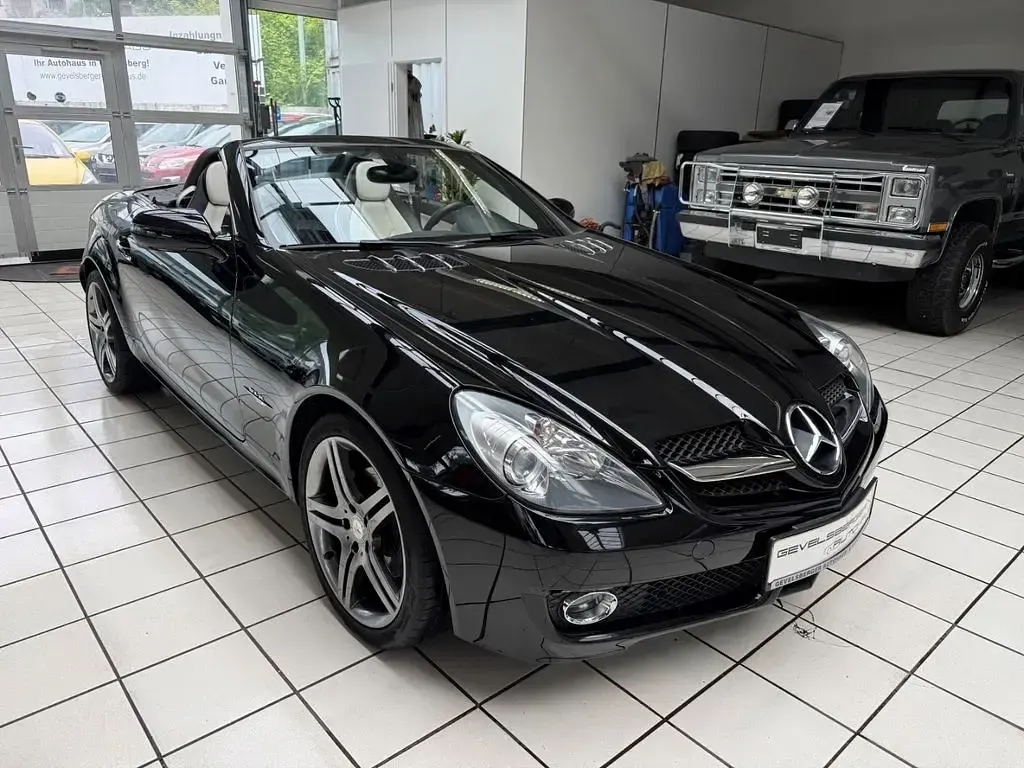 Gebraucht Mercedes SLK200 2LOOK Edition 184 PS (135 kW) 2010 Schwarz/baltic black Cabrio