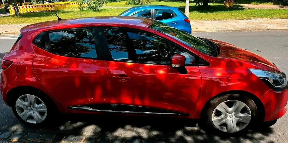 Gebraucht Renault Clio 73 PS (53 kW) 2015 Rot Kleinwagen