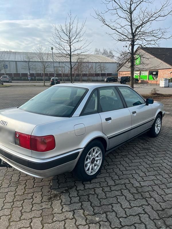 Gebraucht Audi 80 90 PS (66 kW) 1993 Silber Limousine