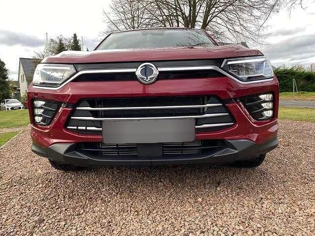 Rot metallic Gebraucht 2022 Ssangyong (KGM) Korando | 21.950 € - Bild 1/4