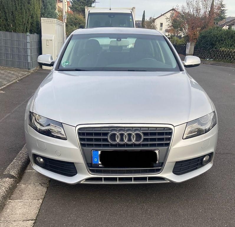Silber Gebraucht 2012 Audi A4 Ambiente Limousine | 5.500 € (Superpreis) - Bild 1/4