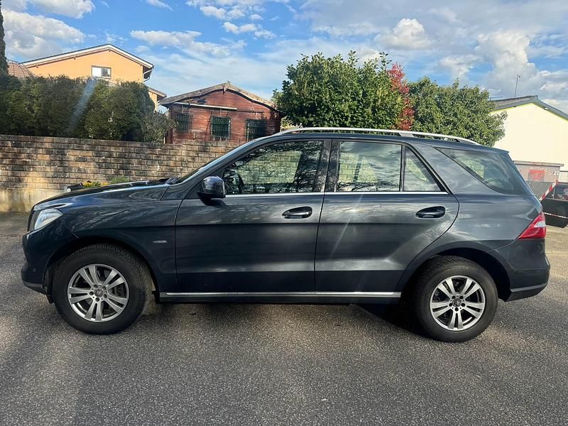 Gebraucht Mercedes ML250 204 PS (150 kW) 2012 Grau SUV