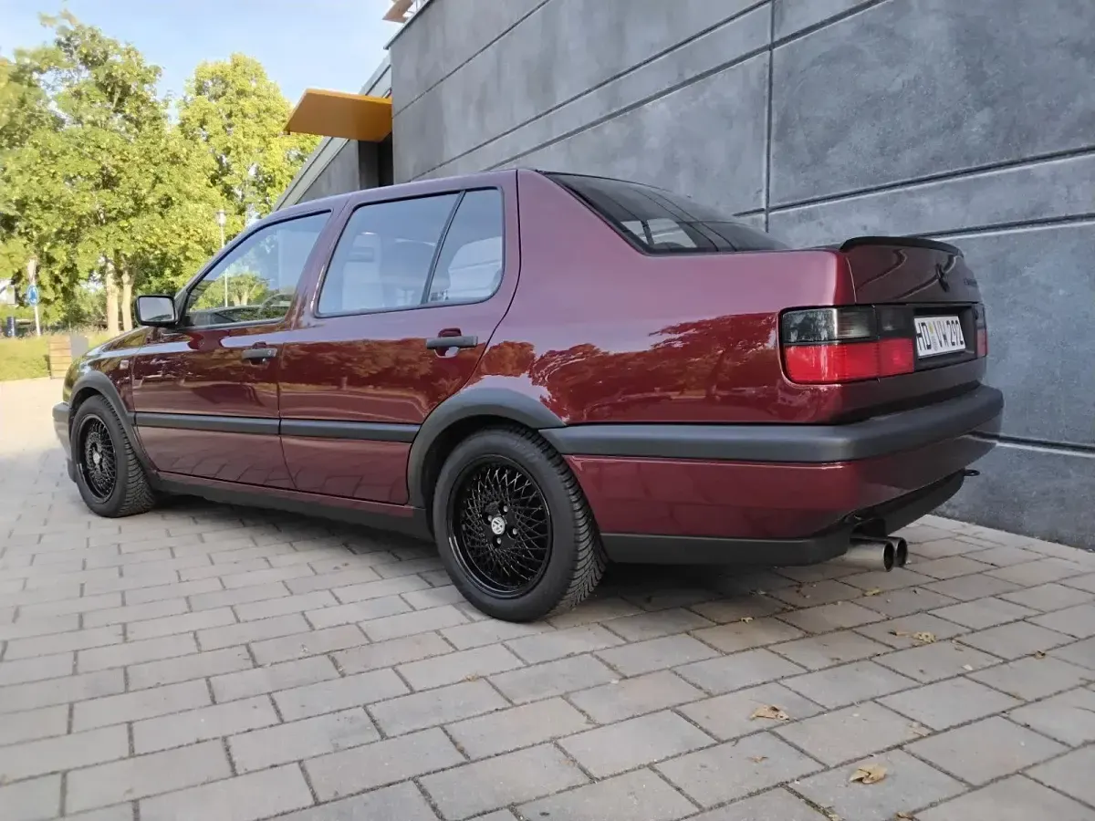 Gebraucht VW Vento 75 PS (55 kW) 1992 Rot Limousine