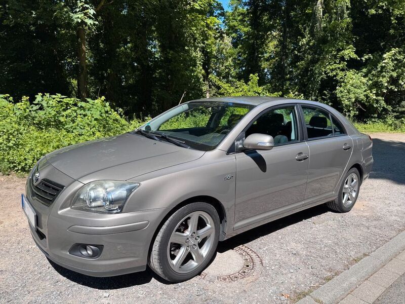Beige Gebraucht 2007 Toyota Avensis Sol Limousine | 2.000 € (Guter Preis) - Bild 1/4