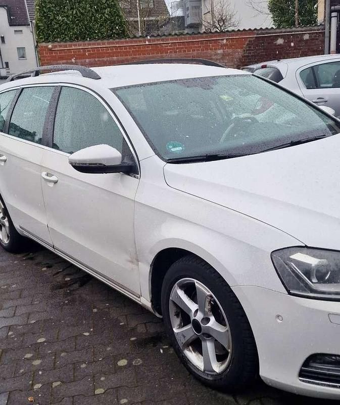 Gebraucht VW Passat Highline 160 PS (117 kW) 2011 Weiss Kombi
