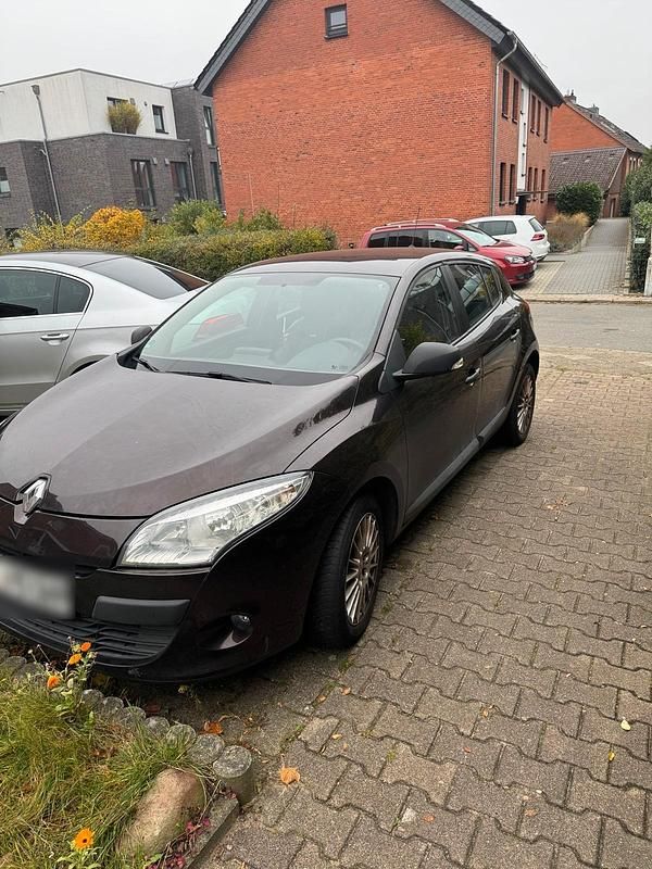 Gebraucht Renault Mégane 100 PS (73 kW) 2012 Braun Limousine