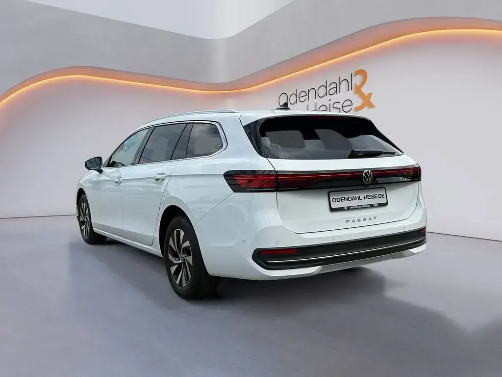 Gebraucht VW Passat Business 150 PS (110 kW) 2025 Weiß Kombi