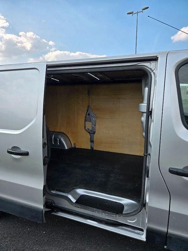 Gebraucht Renault Trafic 95 PS (69 kW) 2020 Weiß Van / Kleinbus