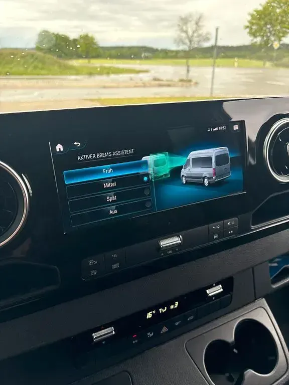 Gebraucht Mercedes Sprinter 197 PS (144 kW) 2020 Silber Van