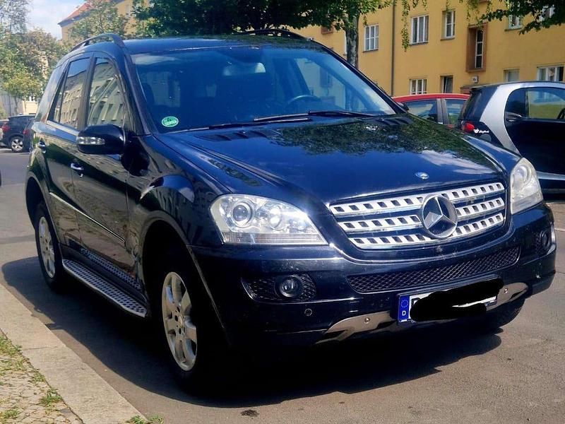 Schwarz Gebraucht 2007 Mercedes ML280 Edition 1 SUV | 5.500 € (Guter Preis) - Bild 1/4