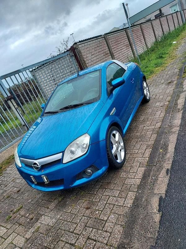 Blau Gebraucht 2004 Opel Tigra Cabrio | 1.100 € (Fairer Preis) - Bild 1/4