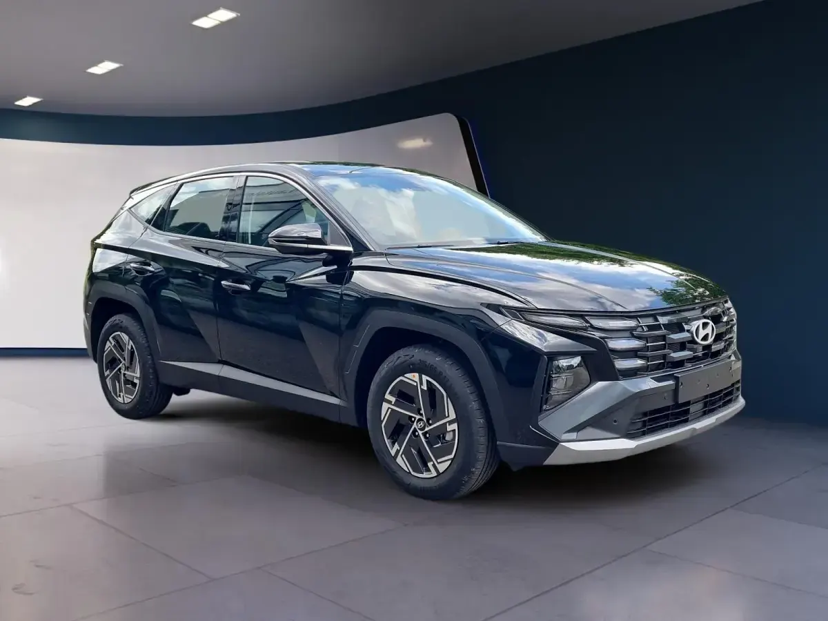 Neu Hyundai Tucson Select 150 PS (110 kW) 2026 A2b abyss black pearl SUV