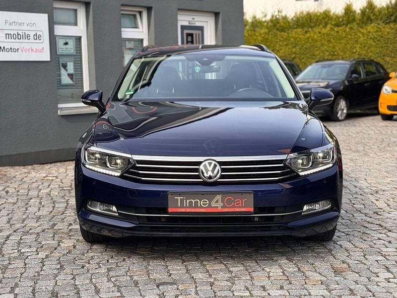 Gebraucht VW Passat 150 PS (110 kW) 2018 Blau Kombi
