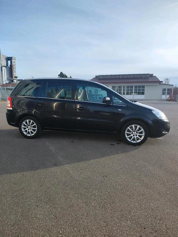 Gebraucht Opel Zafira 150 PS (110 kW) 2010 Schwarz Van / Kleinbus