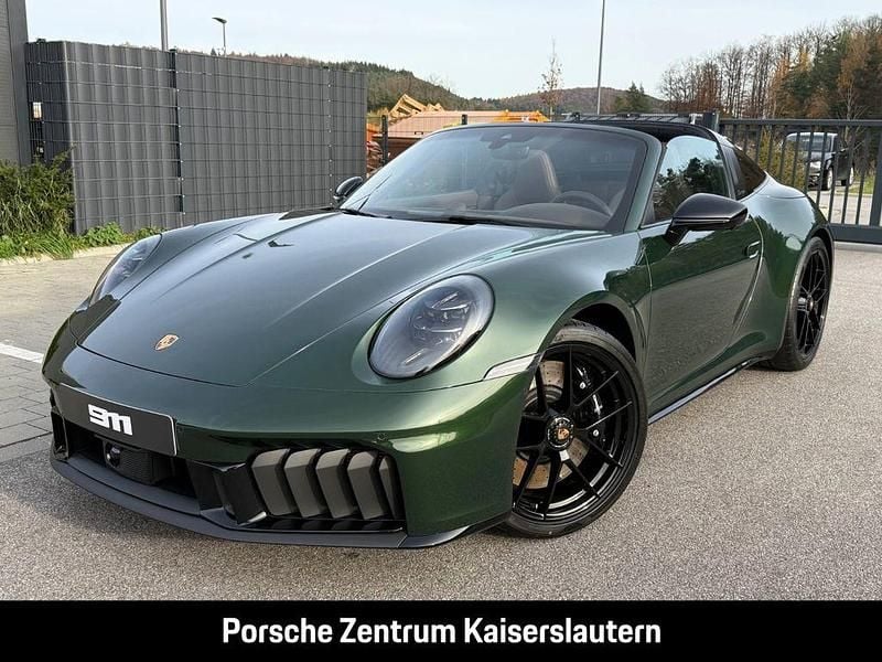Grün Neu 2025 Porsche 911 Targa 4 Cabrio | 221.498 € (Superpreis) - Bild 1/4