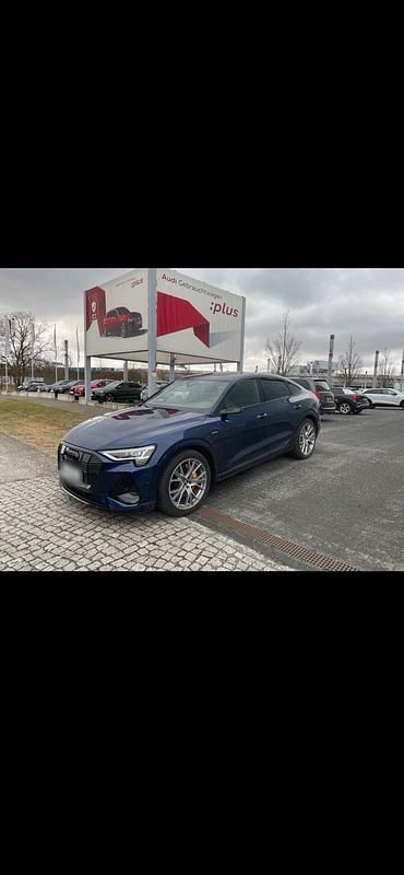 Gebraucht Audi e-tron Comfort 230 kW (313 PS) 2021 Blau SUV
