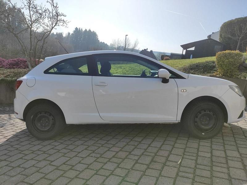 Gebraucht Seat Ibiza 86 PS (63 kW) 2012 Weiß Kleinwagen