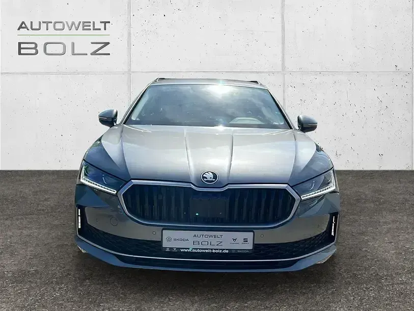 Używany Skoda Superb Selection 150 KM (110 kW) 2025 Szary Kombi
