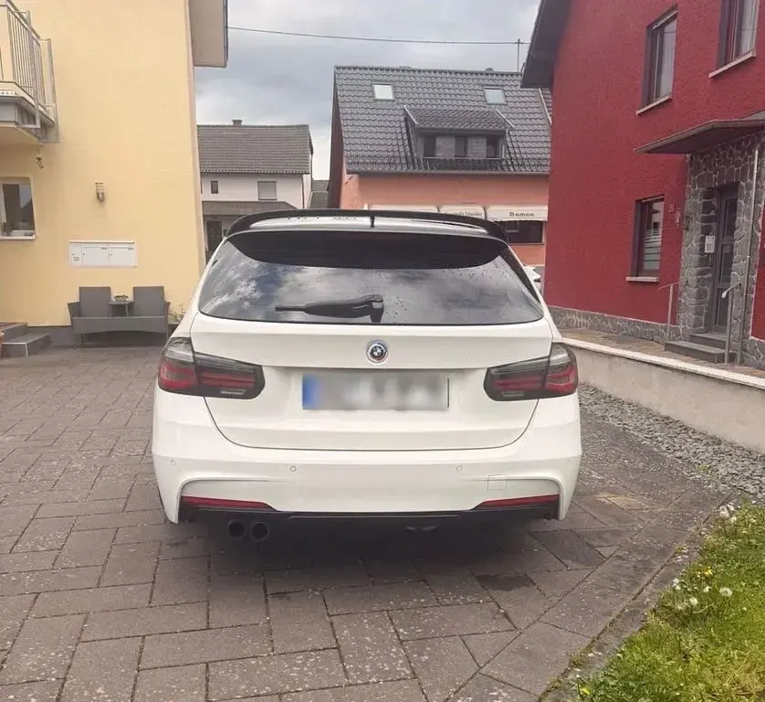 Gebraucht BMW 330 Luxury Line 258 PS (189 kW) 2015 Weiß Kombi