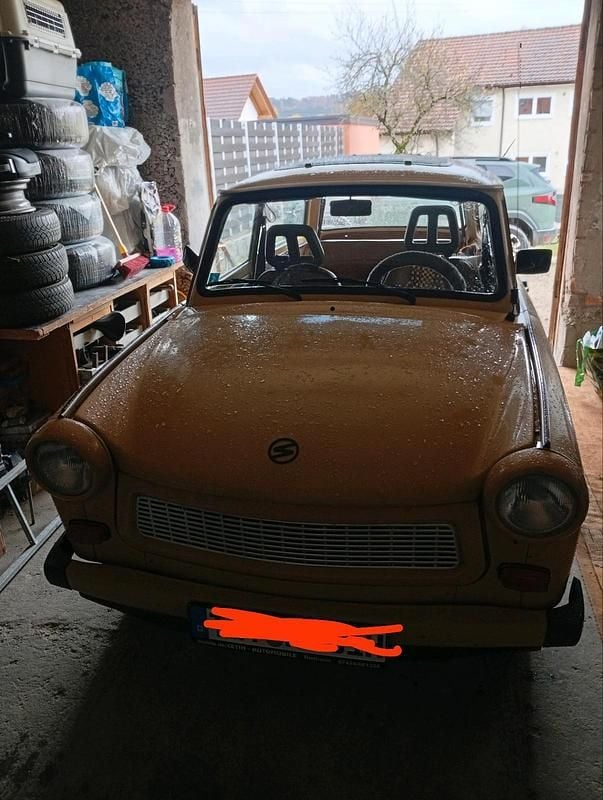 Gelb Gebraucht 1987 Trabant 601 Kombi | 3.850 € - Bild 1/4