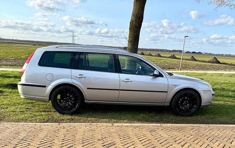 Gebraucht Ford Mondeo Titanium 125 PS (91 kW) 2007 Silber Limousine