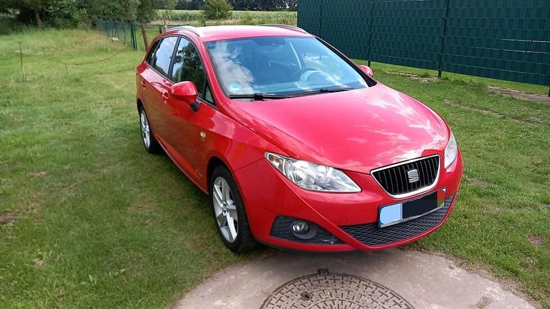 Rot Gebraucht 2012 Seat Ibiza ST Copa Kombi | 4.150 € (Fairer Preis) - Bild 1/4