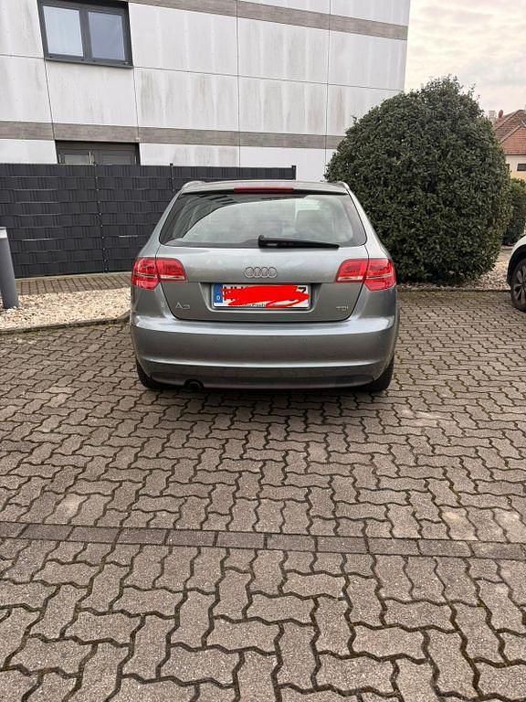 Gebraucht Audi A3 Ambiente 140 PS (102 kW) 2010 Grau Kleinwagen