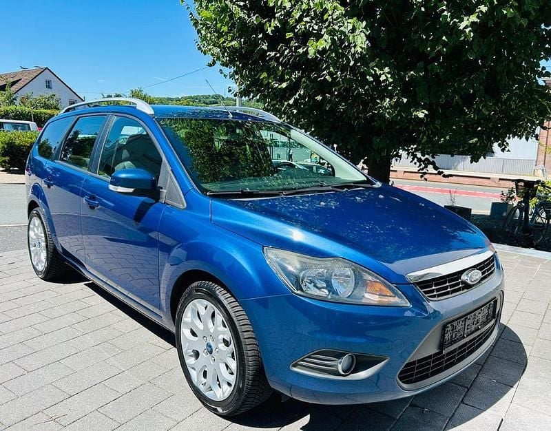 Blau Gebraucht 2009 Ford Focus Sport Limousine | 2.800 € (Etwas zu teuer) - Bild 1/4