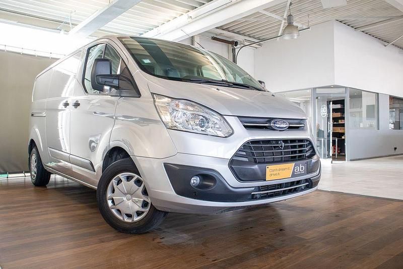 Gebraucht Ford Transit Custom 131 PS (96 kW) 2017 Silber Van / Kleinbus