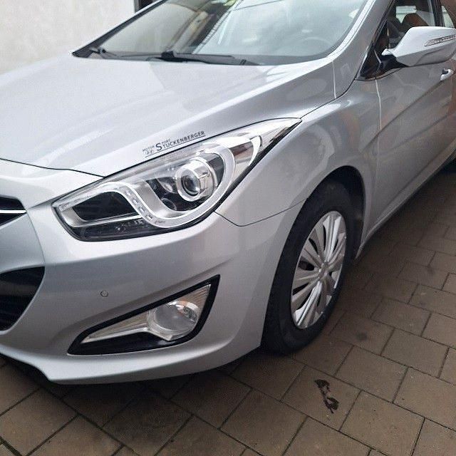 Gebraucht Hyundai i40 Style 116 PS (85 kW) 2012 Silber Kombi