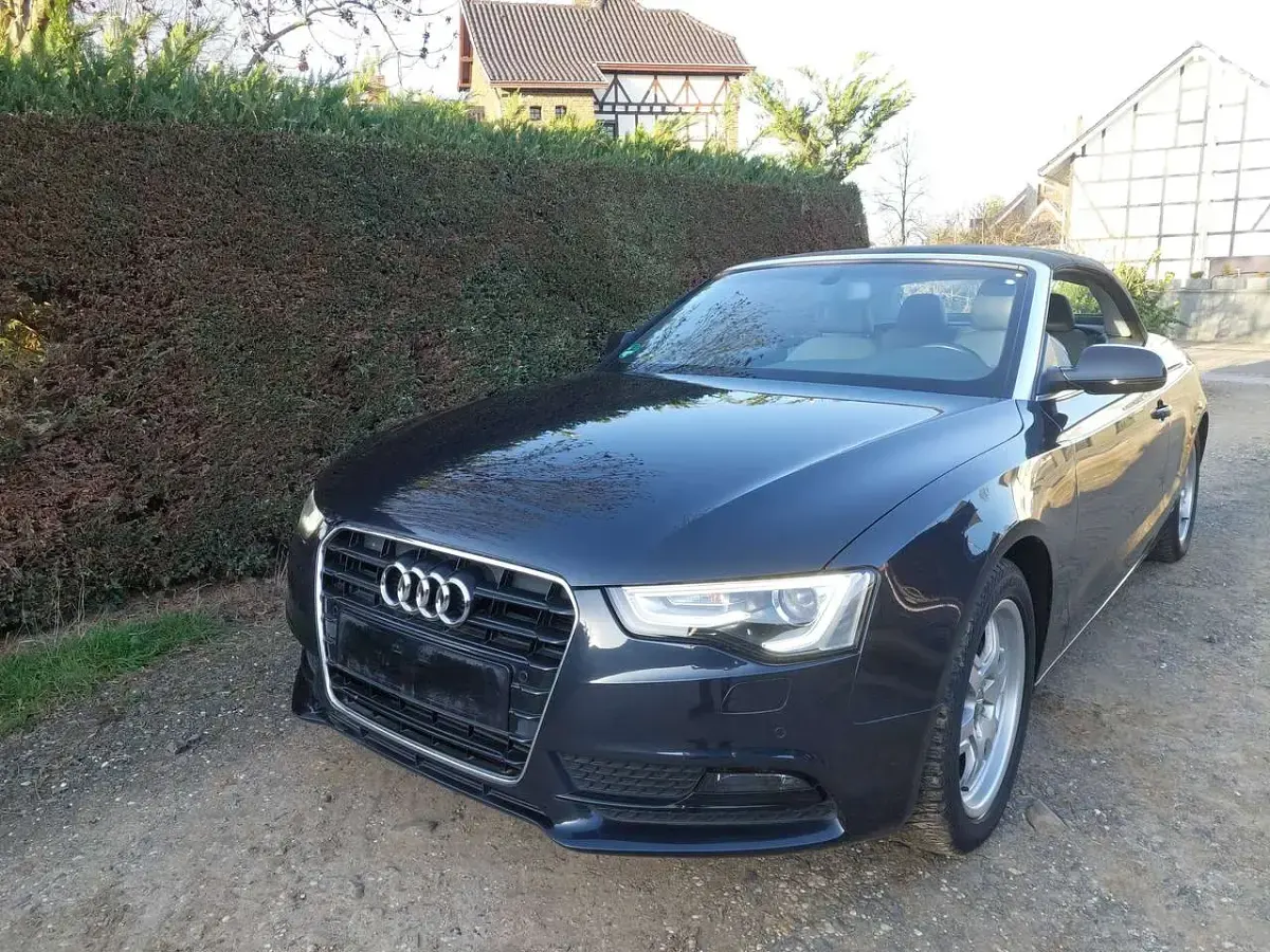 Gebraucht Audi A5 Cabriolet 170 PS (125 kW) 2014 Mondscheinblau metallic Cabrio